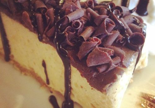 Tarta de turrón y chocolate